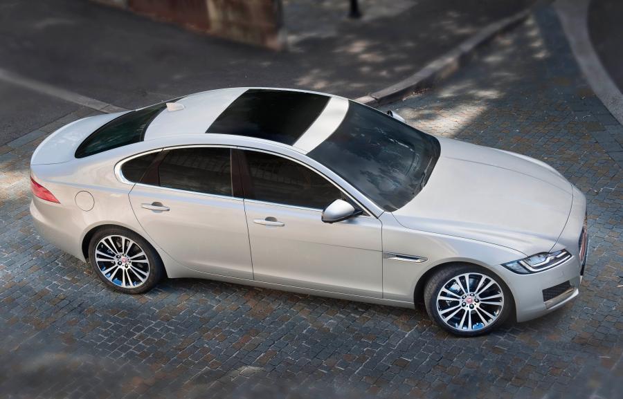  Jaguar XF Portfolio 2016 года  (AU) (фото 9 из 20)